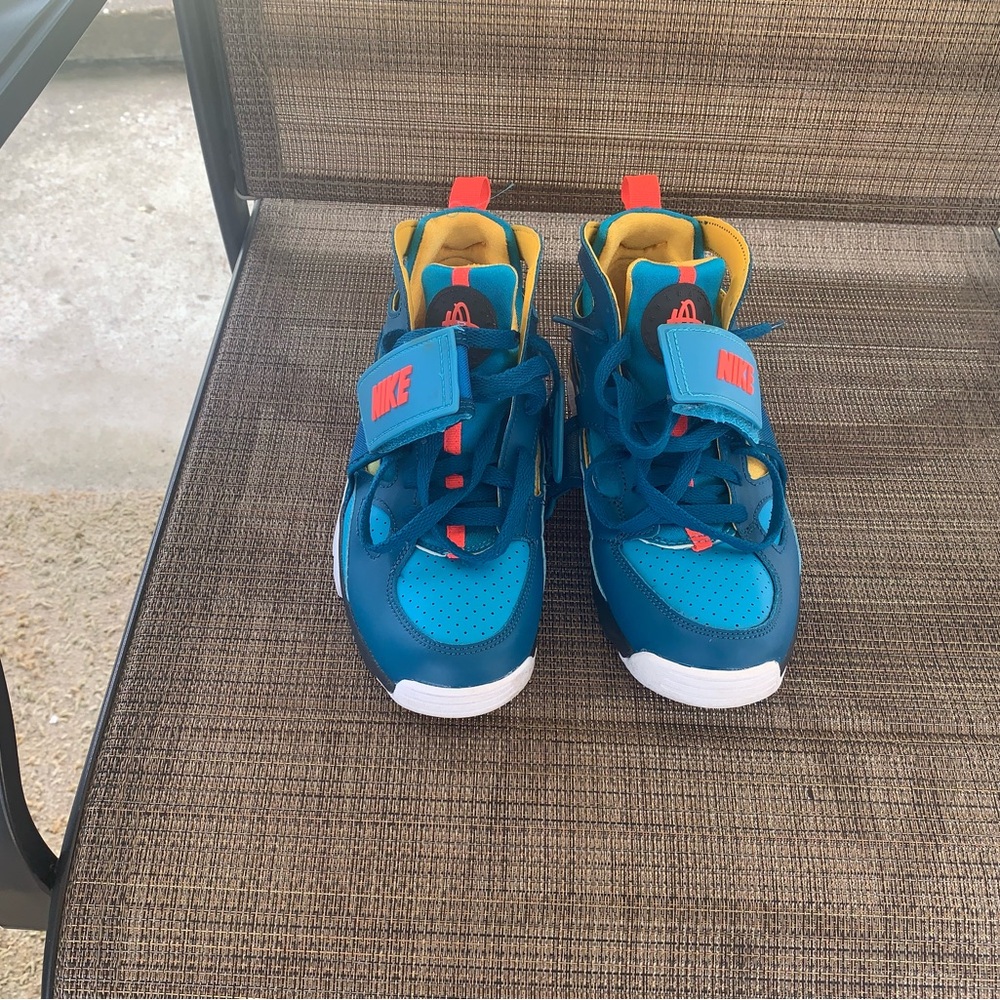 Youth 4.5 Teal Nike